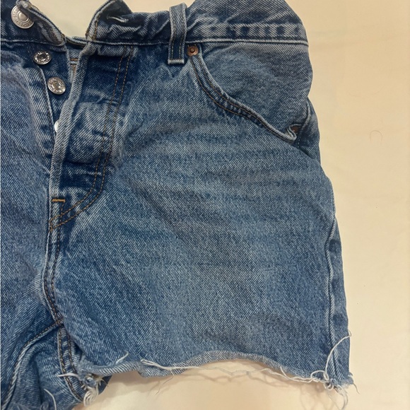 Levis 501 Shorts Womens Waist 29 Blue Distressed Button Fly Stretch - Picture 3 of 8